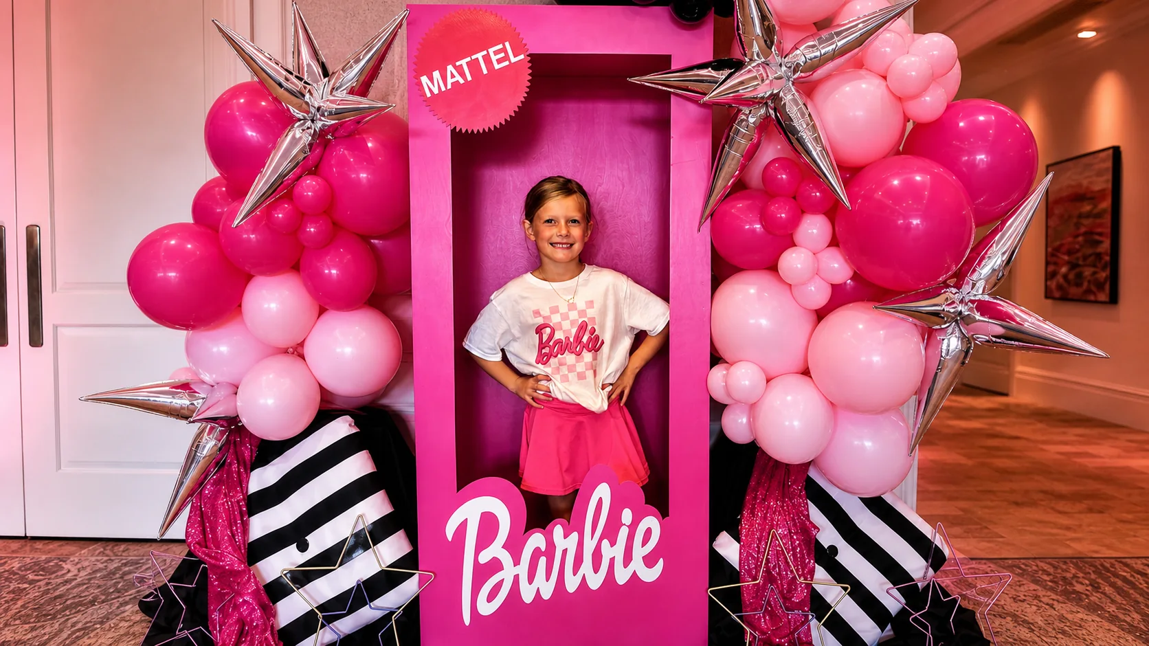 Emma & Samantha's Barbie Party: 04 barbie box child 6812
