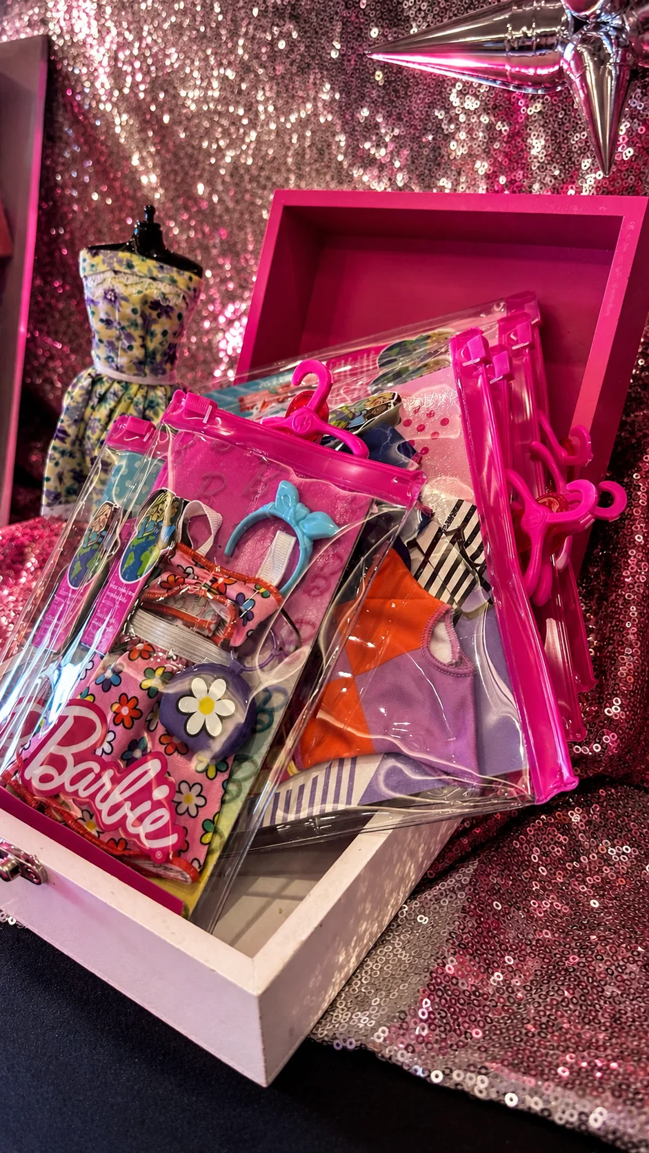Emma & Samantha's Barbie Party: 08 barbie scene 9787