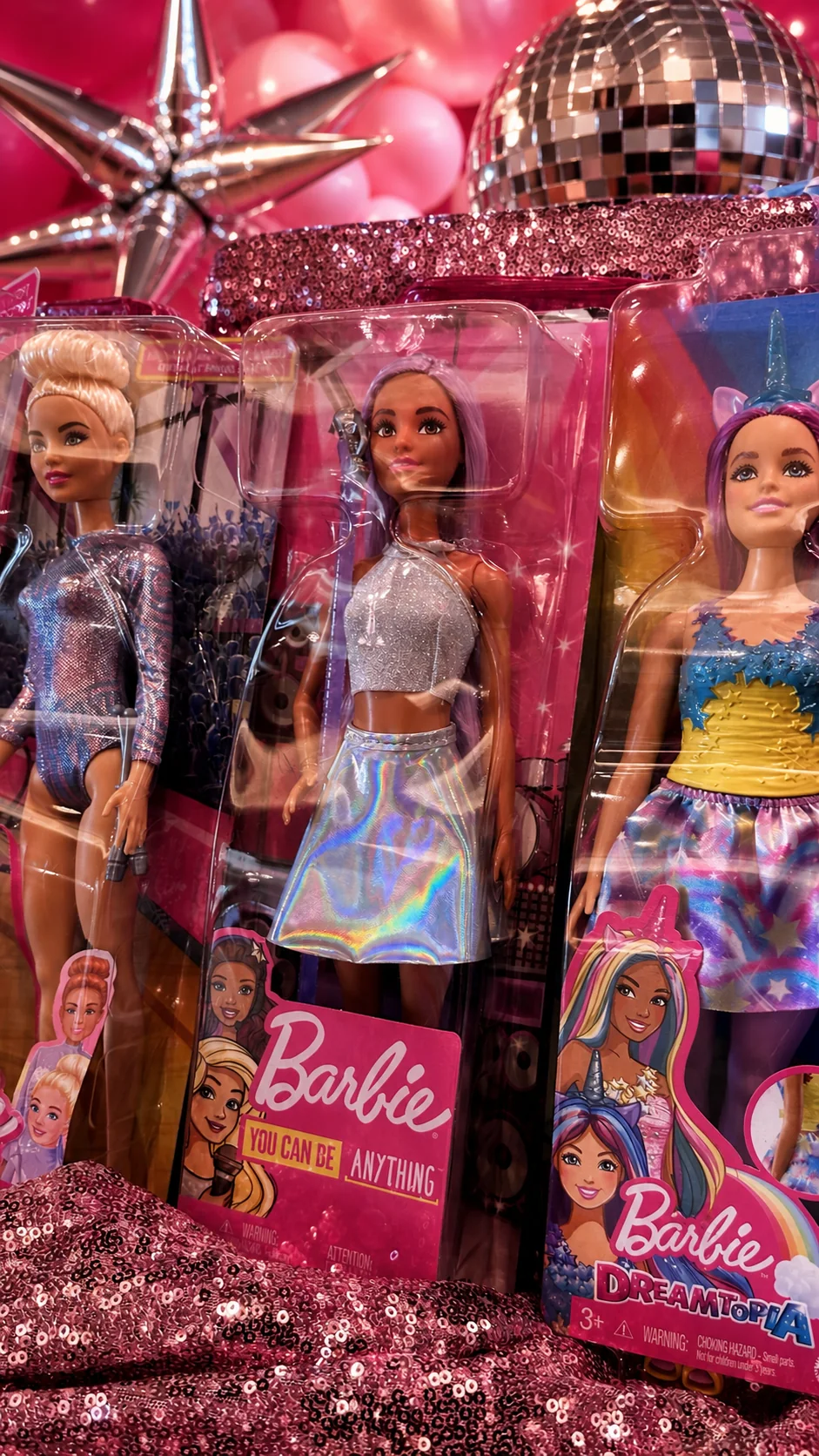 Emma & Samantha's Barbie Party: 10 barbie scene 9794